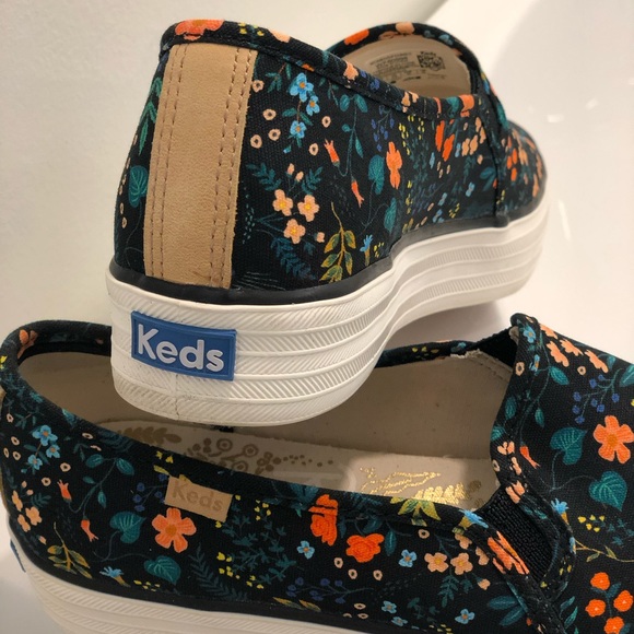Size 8 Keds flower pattern! - Picture 2 of 2